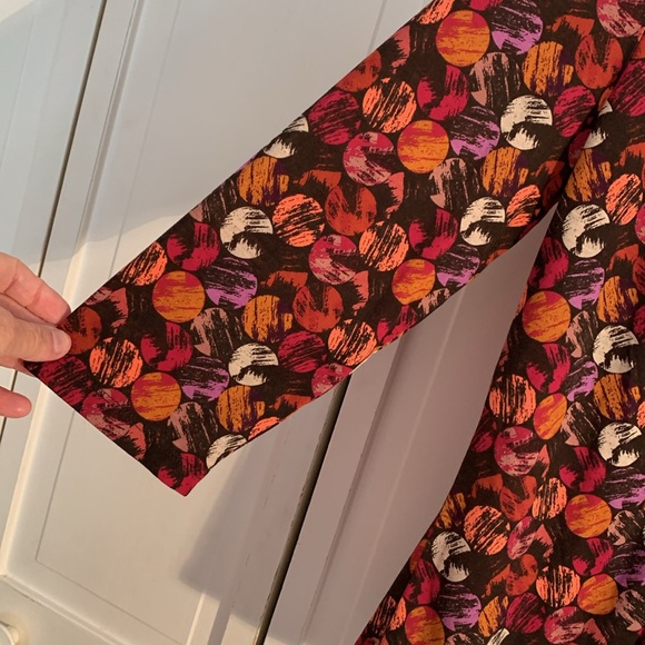 Liz & Co. Colorful Crossover V-Neck Blouse 🆕 - Picture 4 of 7